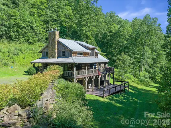 503 White Pine LN, Bakersville, NC 28705