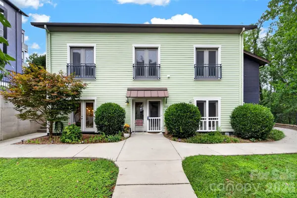 600 N Skyloft DR #102, Asheville, NC 28801