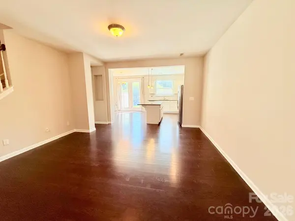 5658 Stonewells DR, Charlotte, NC 28278