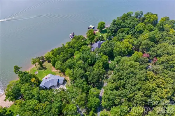 4101 Tuffy LN, Charlotte, NC 28278