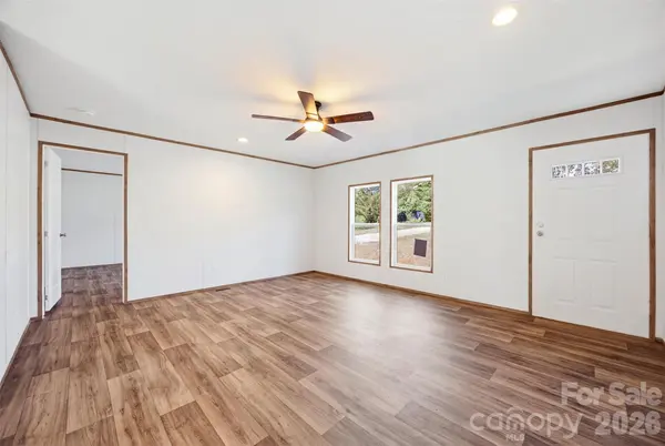 6086 Windover Creek LN, Claremont, NC 28610