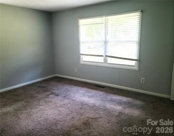 2230 Kenwood DR, Kannapolis, NC 28081
