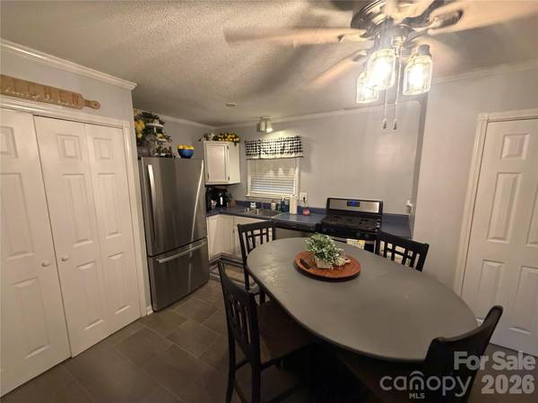 1104 Hillcrest DR #L 34, Cherryville, NC 28021