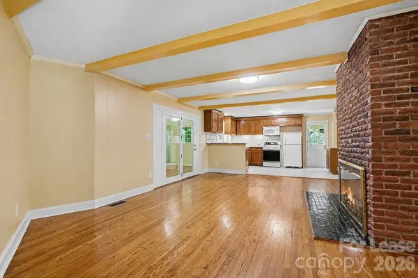7017 Linda Lake DR, Charlotte, NC 28215