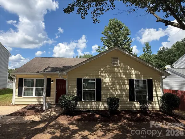 404 Kingville DR, Charlotte, NC 28213