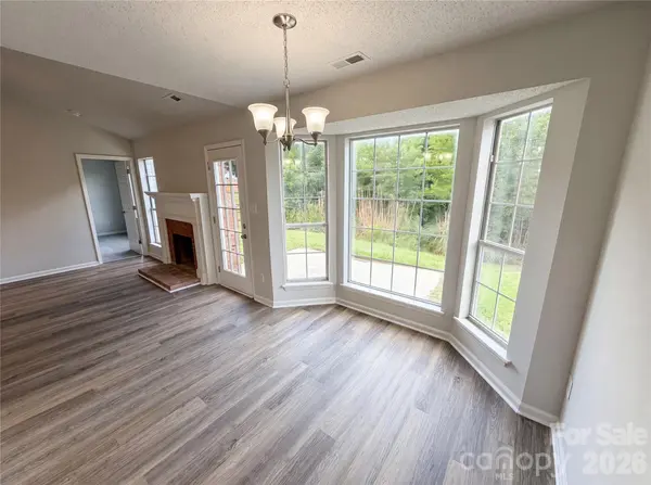 1633 Gordon Walters DR, Charlotte, NC 28213