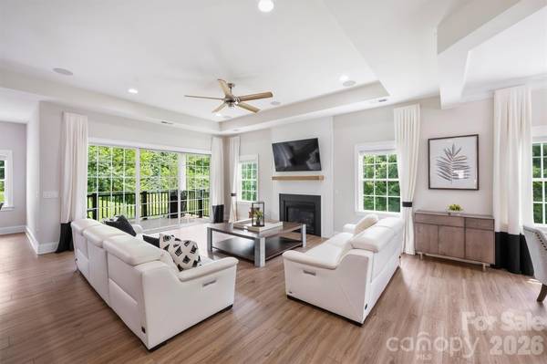 10542 Sweethaven LN, Harrisburg, NC 28075