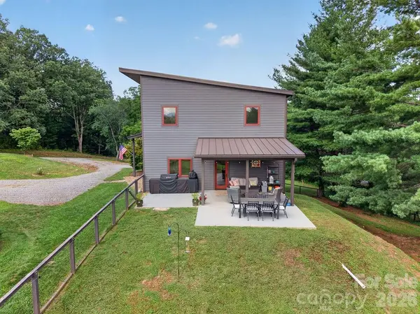 208 Gravely Branch RD, Fletcher, NC 28732