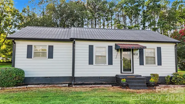 832 Baker ST, Statesville, NC 28677