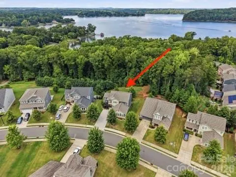 561 Sandbar PT, Lake Wylie, SC 29710