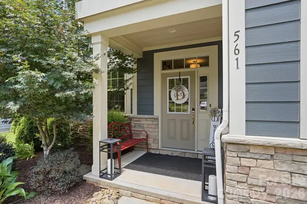 561 Sandbar PT, Lake Wylie, SC 29710