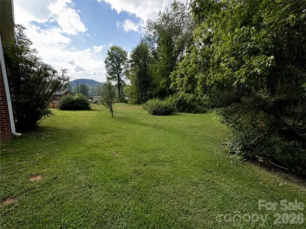 440 US 19e HWY, Spruce Pine, NC 28777
