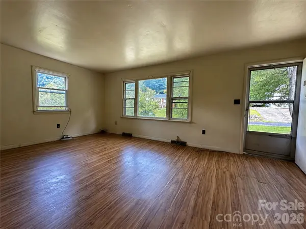 440 US 19e HWY, Spruce Pine, NC 28777
