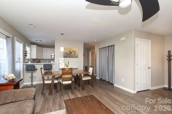 1109 Triece LN, Charlotte, NC 28215