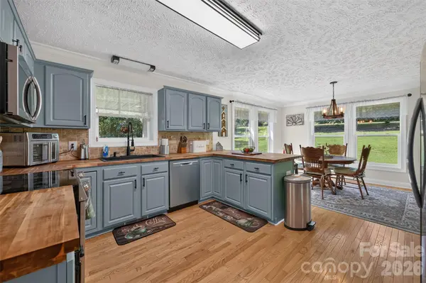 618 Indian Hill RD, Olin, NC 28660