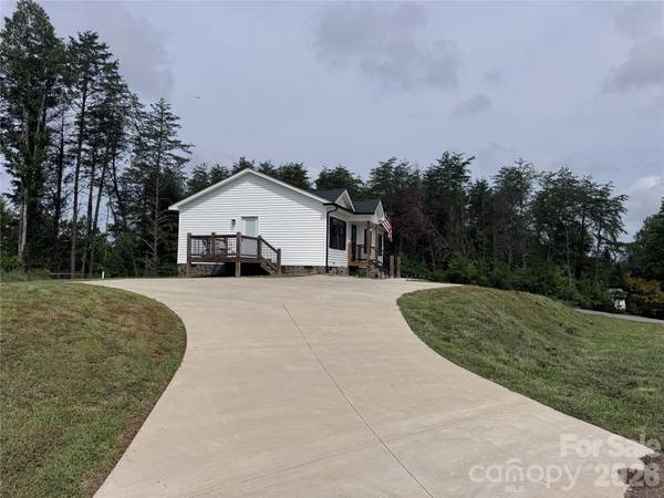 3535 High West DR, Lenoir, NC 28645