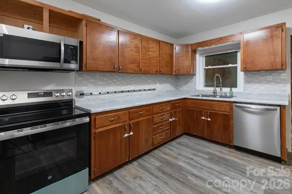 210 Sunset Farm RD, Whittier, NC 28789