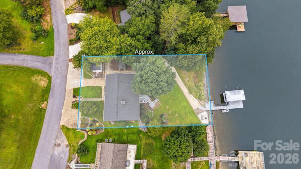220 Lakeshore LN, Taylorsville, NC 28681