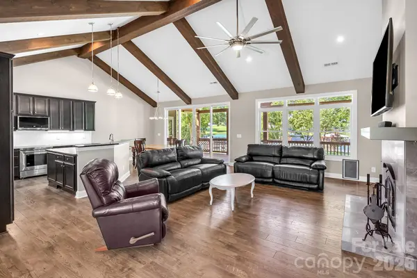 3825 Chevlot Hills RD, Sherrills Ford, NC 28673