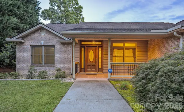 5 Kari CIR, Candler, NC 28715