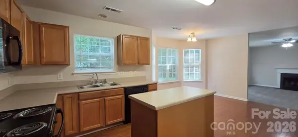 5708 Twin Brook DR, Charlotte, NC 28269
