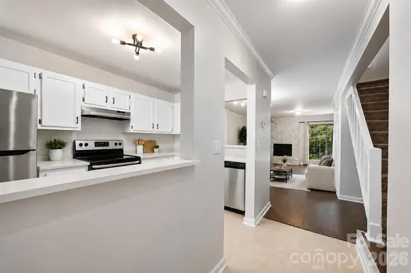 6216 Windsor Gate LN, Charlotte, NC 28215