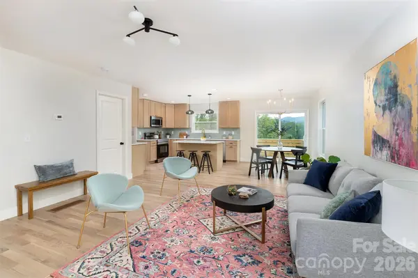 12 Crestfield AVE, Asheville, NC 28804