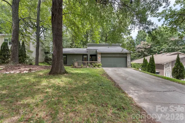 4607 Cricklewood LN, Charlotte, NC 28212