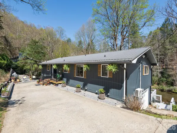 228 White Oak RD, Waynesville, NC 28785