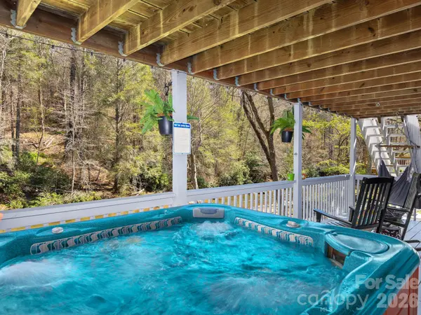 228 White Oak RD, Waynesville, NC 28785