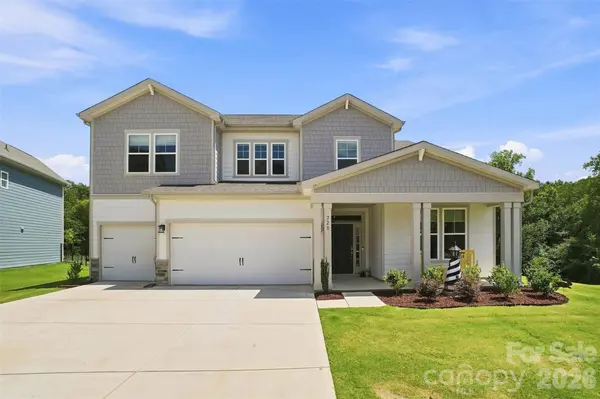 220 E Warfield DR, Mooresville, NC 28115