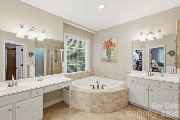 3518 Abbey Hill LN, Charlotte, NC 28210