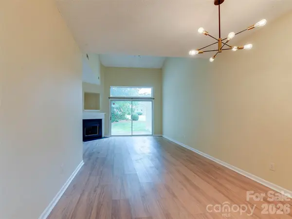 9128 Treyburn DR, Charlotte, NC 28216
