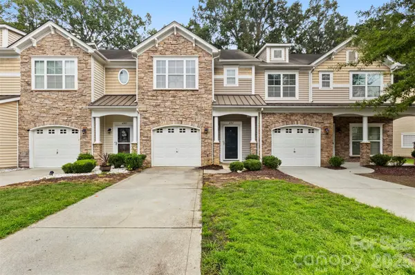4707 Craigmoss LN, Charlotte, NC 28278