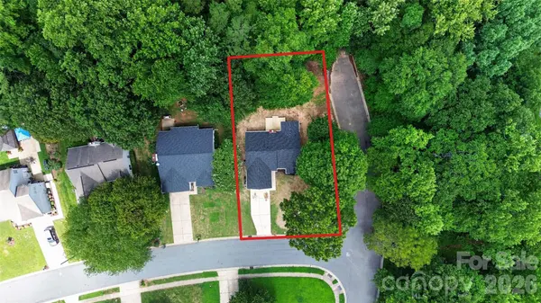 5800 Pennycross LN, Charlotte, NC 28216