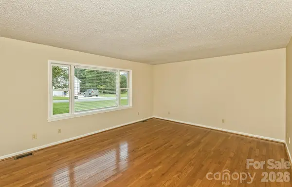 47 Cane Creek CIR, Fairview, NC 28730