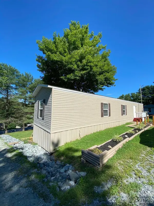 104 Fox Ridge DR, Hendersonville, NC 28739