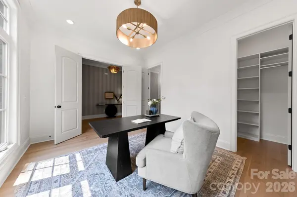 815 Manhasset RD, Charlotte, NC 28209