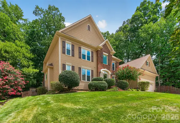 8011 Alba CT, Charlotte, NC 28269
