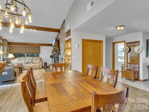 43 Red Oak DR, Maggie Valley, NC 28751
