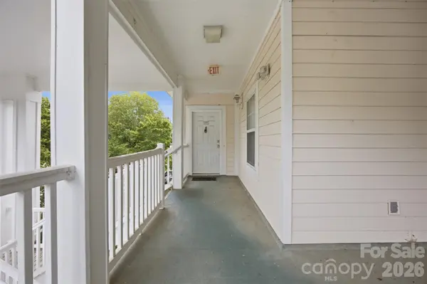 8751 Coralbell LN, Charlotte, NC 28213