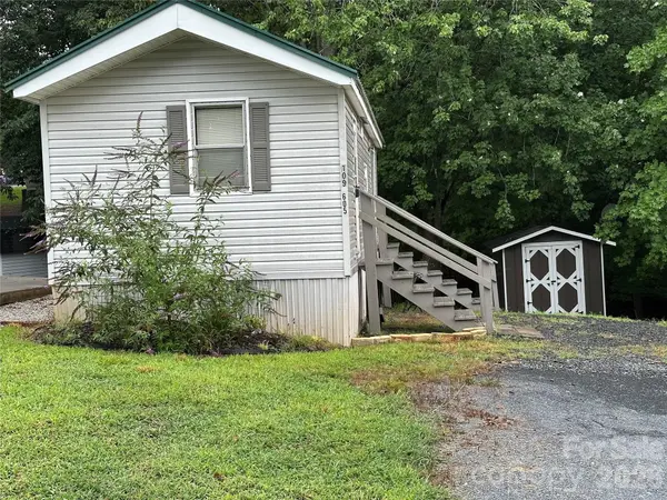 109 Hummingbird CIR, New London, NC 28127