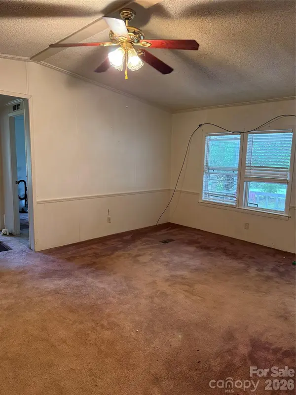 75 Mountain View DR, Taylorsville, NC 28681