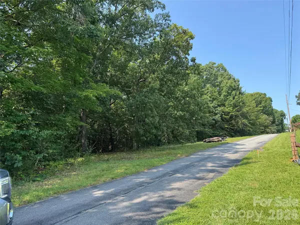 8 8th AVE SE, Hickory, NC 28602