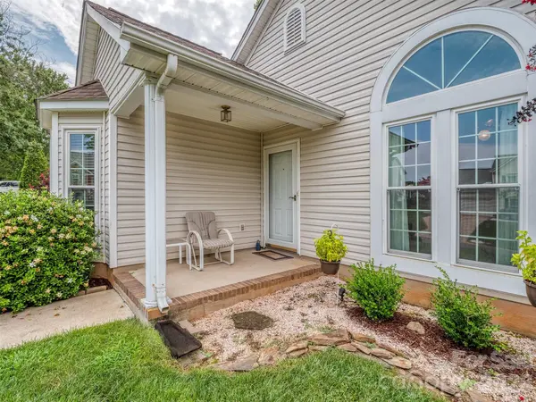 4522 Avalon Forest LN, Charlotte, NC 28269