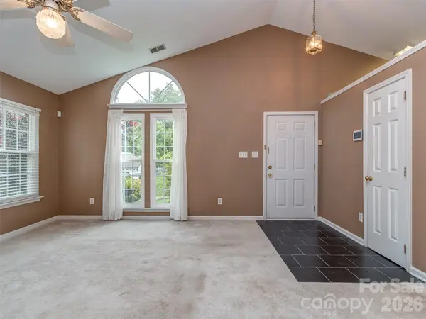 4522 Avalon Forest LN, Charlotte, NC 28269
