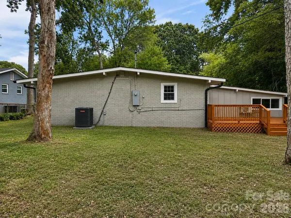 3533 Stonehaven DR, Charlotte, NC 28215