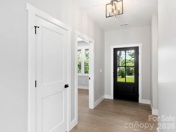 229 Asbury RD, Candler, NC 28715