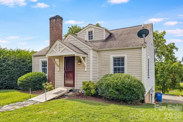 1 Hamburg Mountain RD, Weaverville, NC 28787