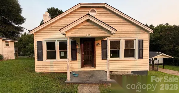 803 S Grove ST, Lincolnton, NC 28092